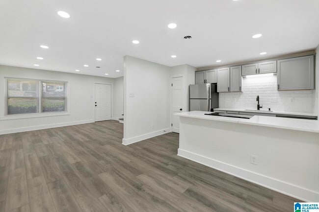Photo - 1701 Valley Ave Unidad C