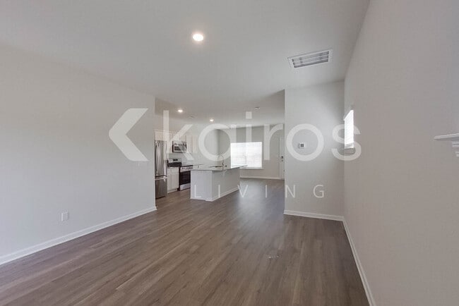 Photo - 2401 Banyan Cir
