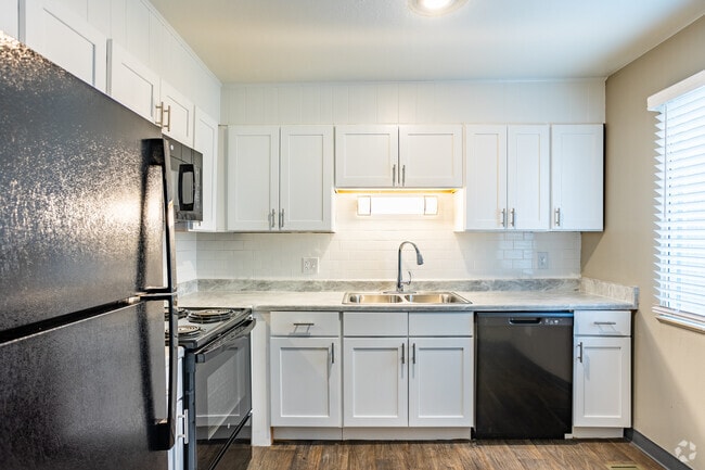 2BR, 2BA - 1,100SF - Kitchen - Forest Cove