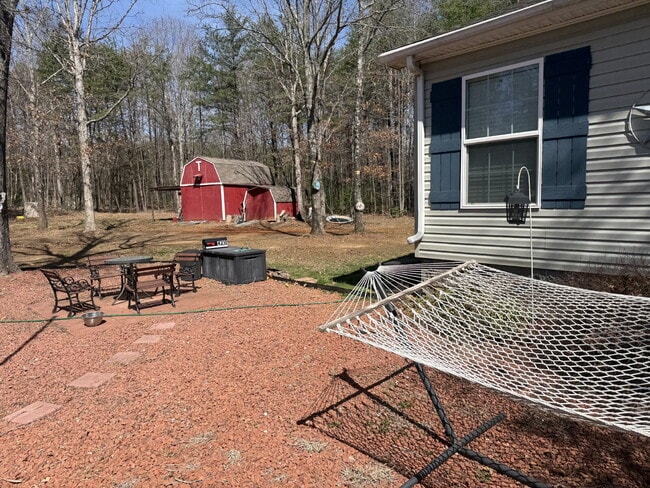 Building Photo - Quiet country living near in Altavista but not too far from Lynchburg, Gretna or Hurt.