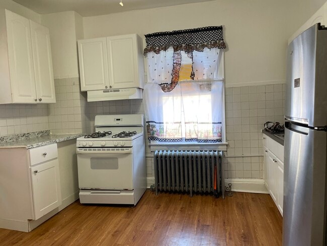 Photo - 1345 E Gun Hill Rd