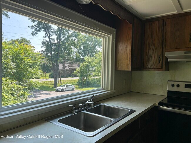 Photo - 115 Creek Locks Rd