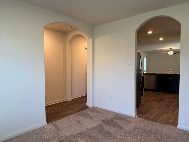 Photo - 313 Cres Park Dr