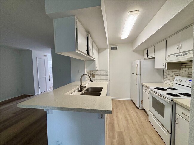 Building Photo - 2800 Jeanetta St Unit 2008 Rental