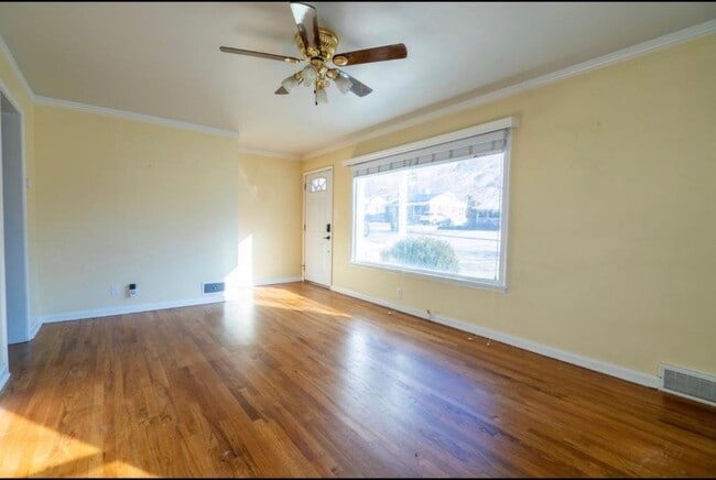 Photo - 721 Robins Ave