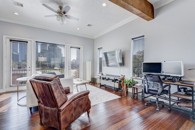 Photo - 1124 W Dallas St