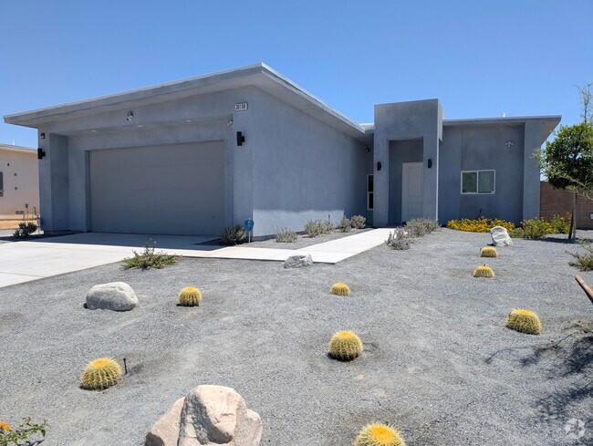 Building Photo - 30100 San Joaquin Dr Rental