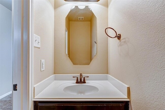 Photo - 6039 Shelbourne Park Ln