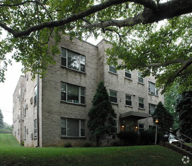 Photo - Muhlenberg Lakeview Apartments