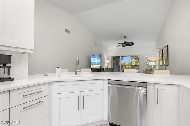 Building Photo - 853 Tanbark Dr Unit 201