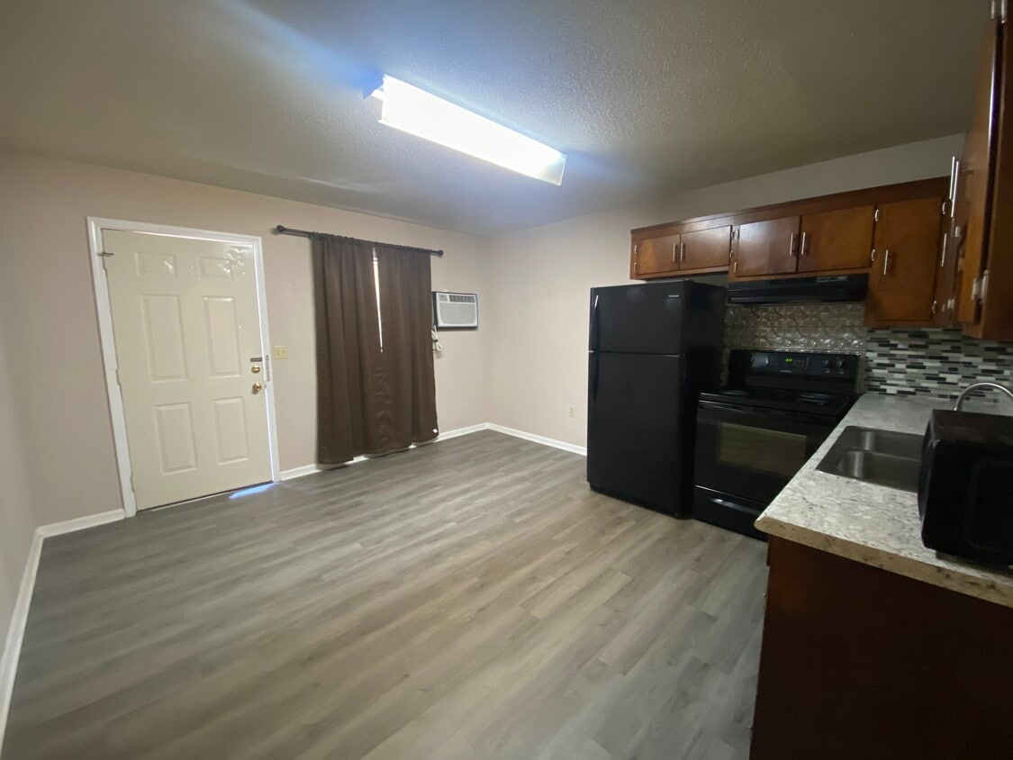 Photo - 303 Church St (Central, SC)