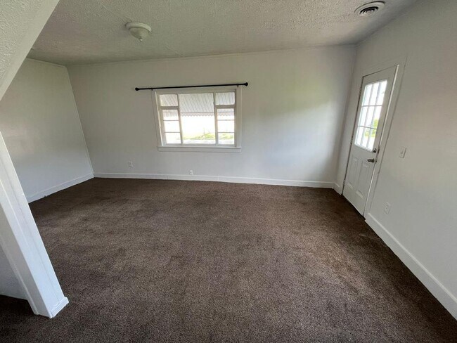 Building Photo - 209 Staunton St Rental