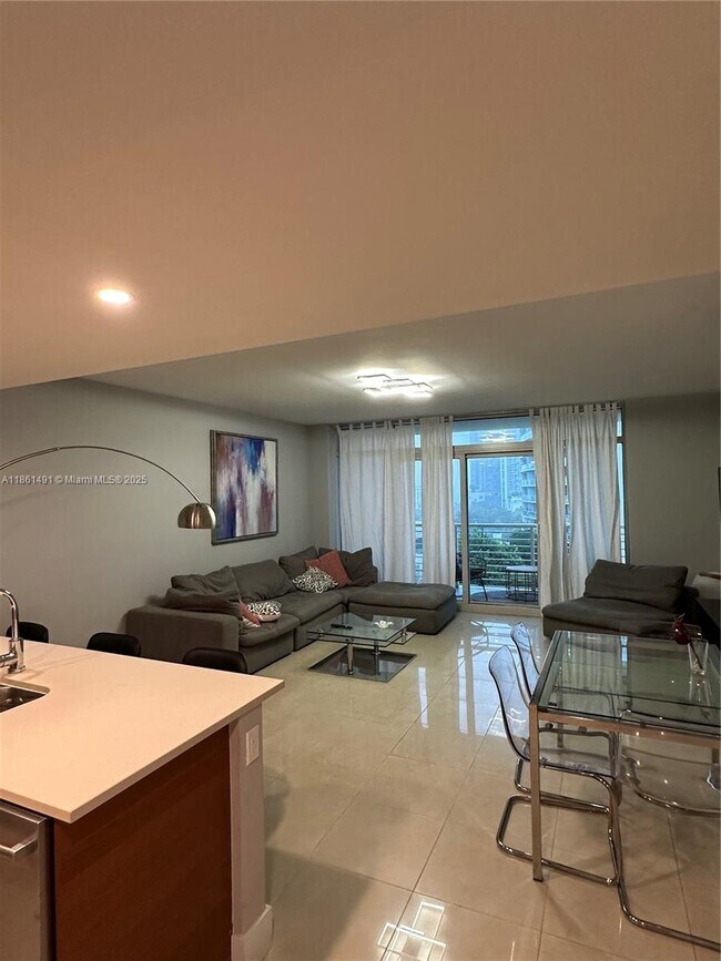 Photo - 3250 NE 1st Ave Unit 818