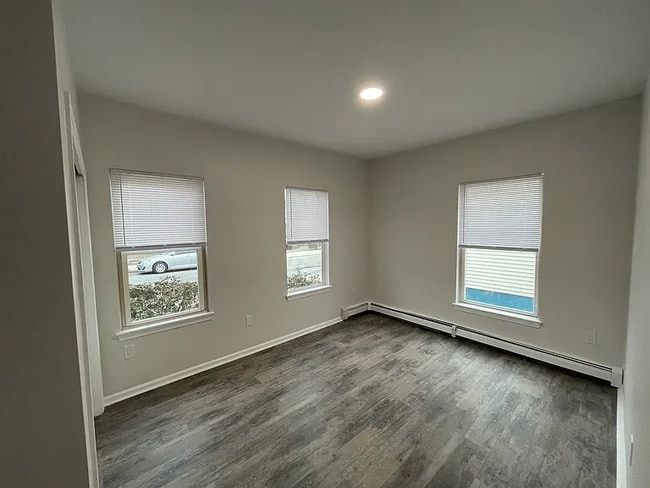 Master BR - 27 School St Unidad #1