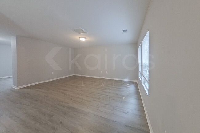 Photo - 108 Amber Mill Cir