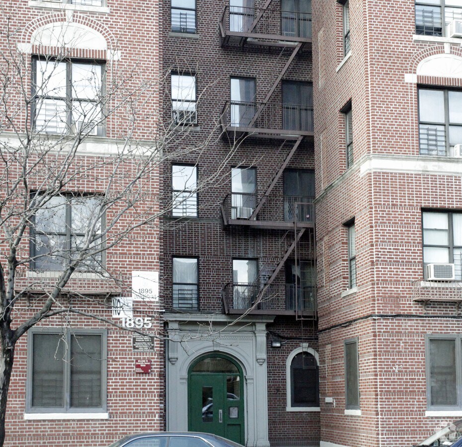 Photo - 1895 Dr Martin Luther King Jr Blvd