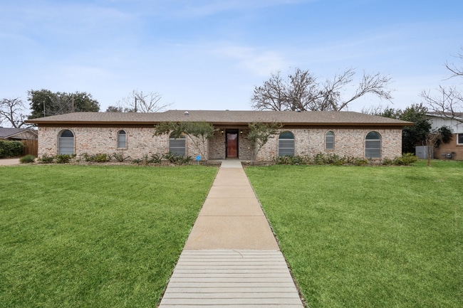 Building Photo - 4104 Plantation Dr Rental