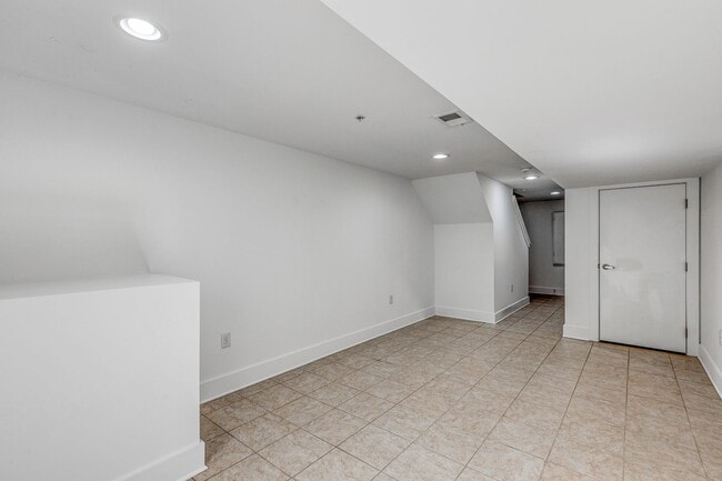 Photo - 621 S Clarion St