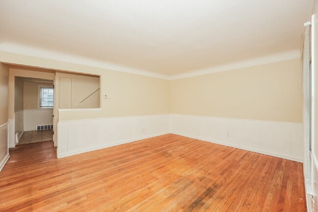 Photo - 18308 Edinboro Ave
