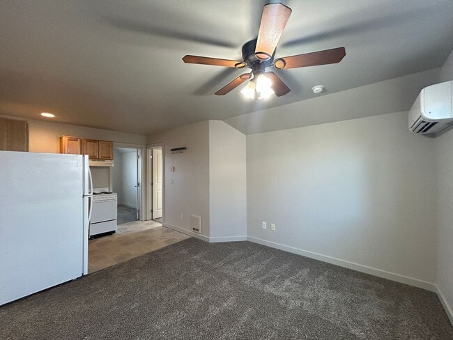 Photo - NE Bend Upstairs Apartment - PENDING APPLICATION