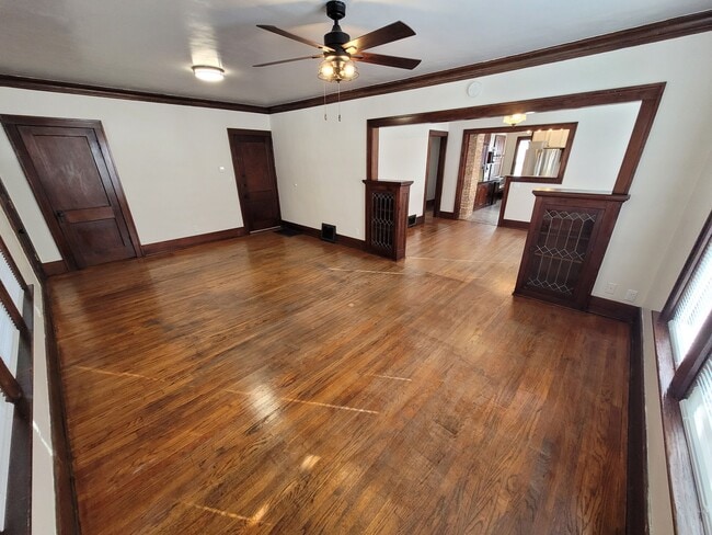 Livingroom - 1319 Prairie Ave Unit 1319 1/2