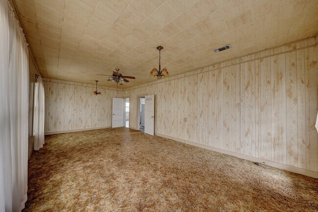 Photo - 23181 US Hwy 290