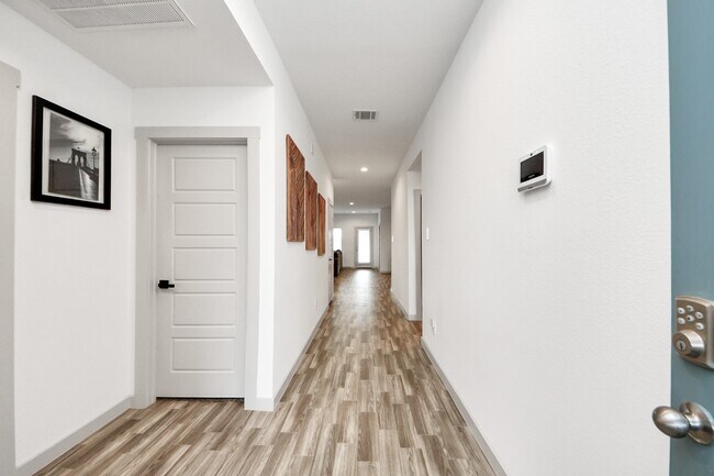 Photo - 202 Serena Pk Ln