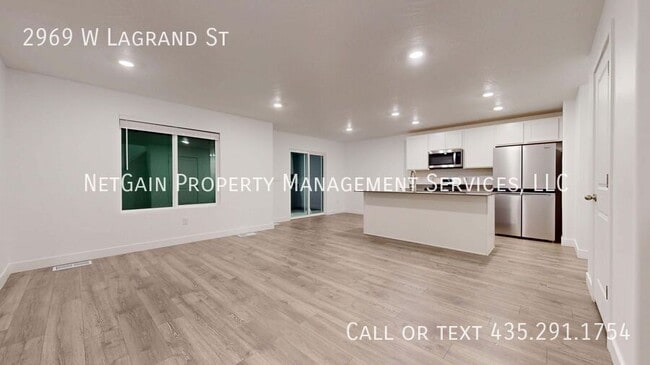 Photo - 2969 W LaGrand St