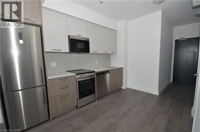 Photo - 75 James St S Unit 1808