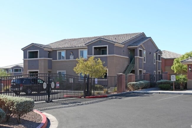 Building Photo - Villanova