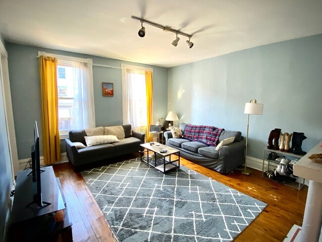 Photo - 715-17 Summerlea St Unidad 717 Summerlea- #1