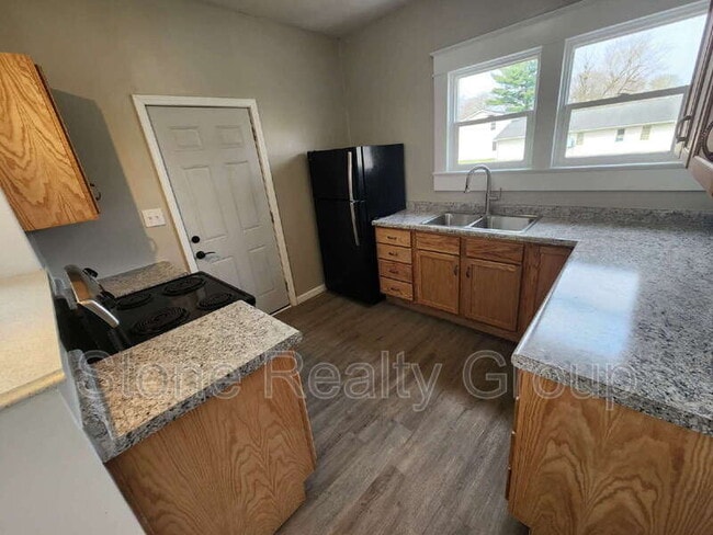 Photo - 1609 College Ave