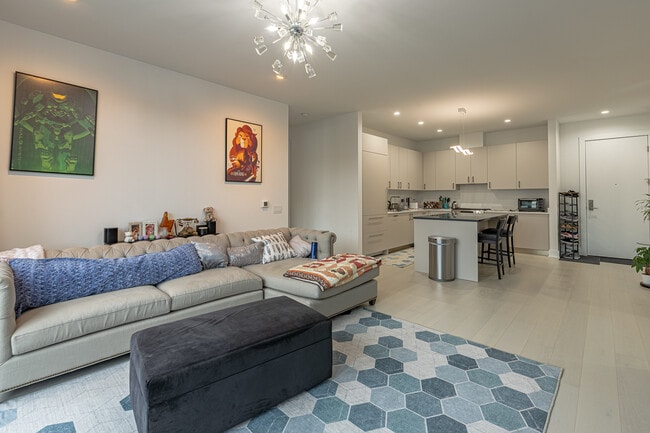 Photo - 1701 West Webster.-702 Unidad 702