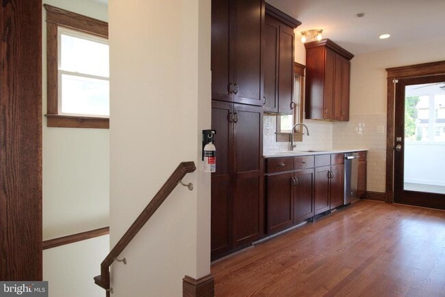 Photo - 2417 Otis St NE