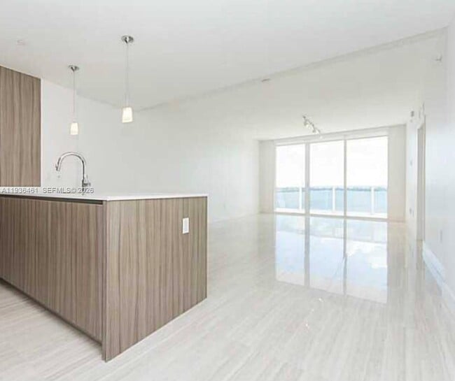 Photo - 600 NE 27th St Unit 2004