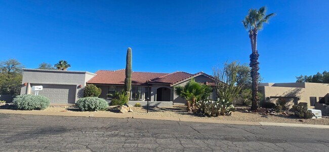 Building Photo - UNFURNISHED GREAT SINGLE FAMILY HOME WITH VIEWS & POOL IN BACKYARD