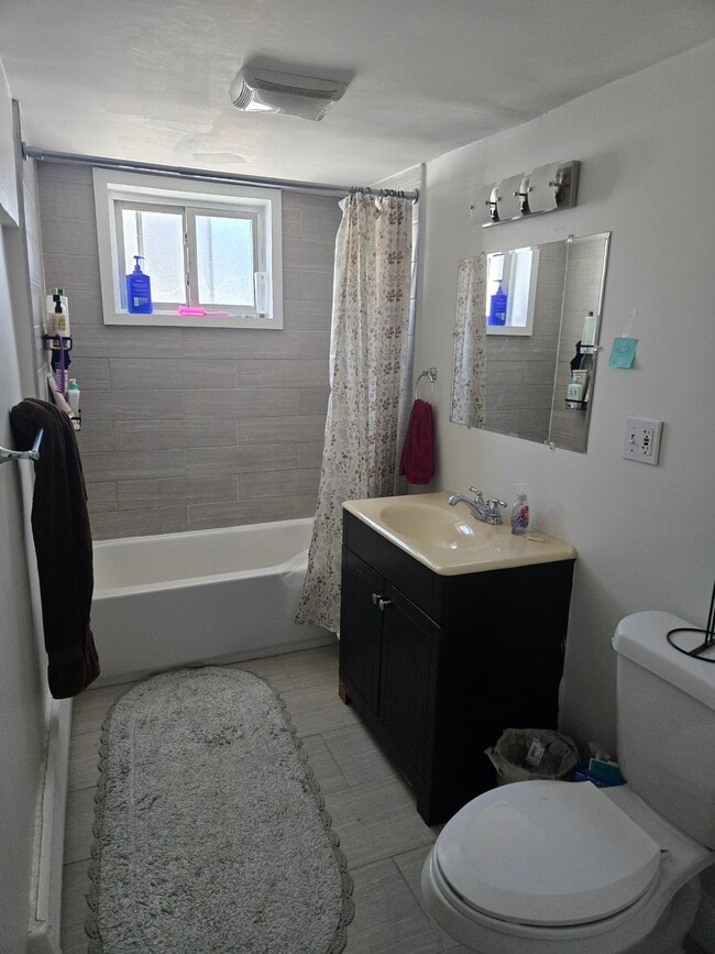 Photo - 67 Chiswick Rd Unit 2