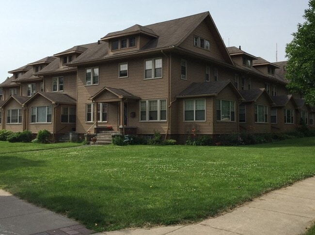 Townhomes at Monroe and Crossman - Townhomes at Monroe and Crossman