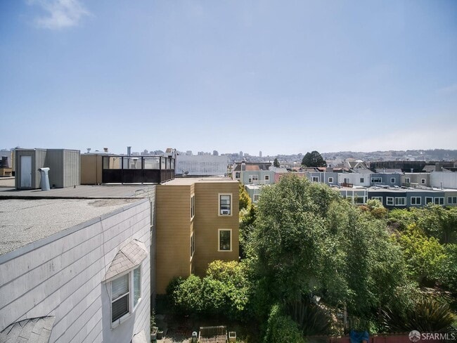 Photo - 3757 Webster St