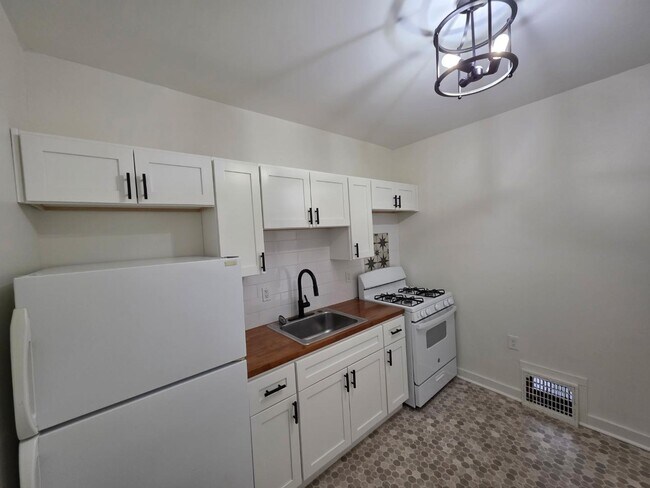 Photo - 124 Dawes Ave