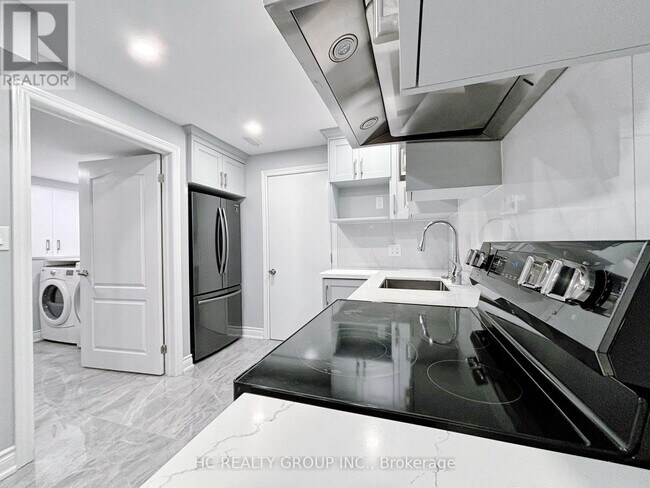 Photo - 310 Hammersly Blvd