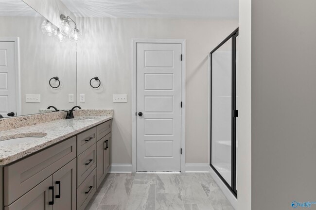 Building Photo - 247 Susan Lynn Dr