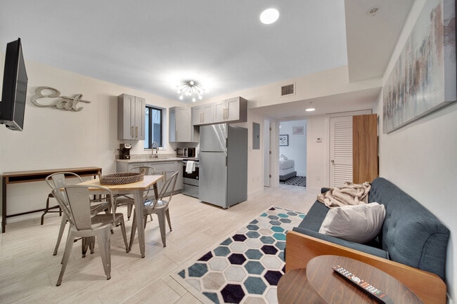 Building Photo - Shenadoah 2166 Unit 102 Rental