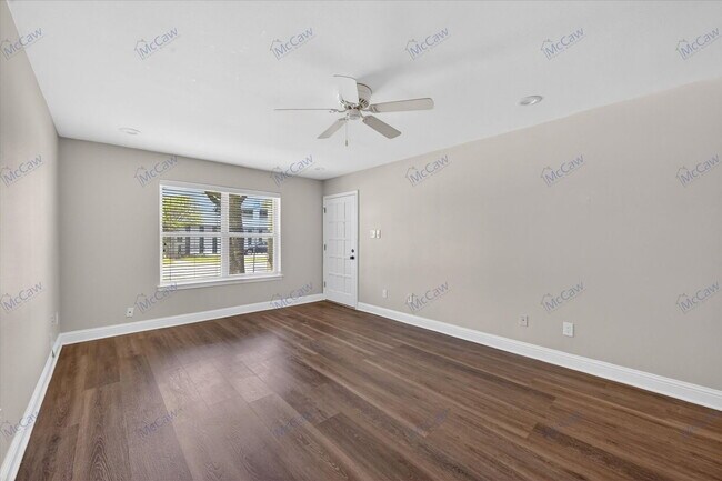 Photo - 206 N Graves St