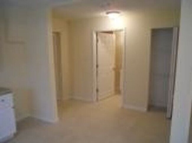 Photo - 4/2 Available at 6911 Miss Muffet!