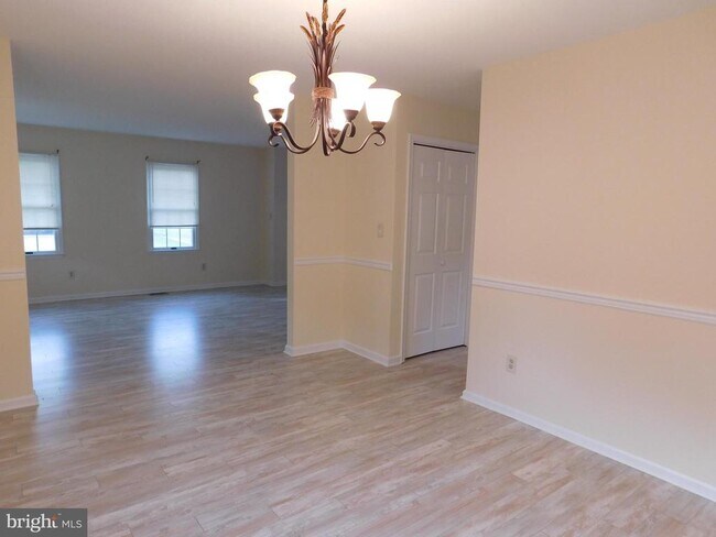 Photo - 309 W London Ave