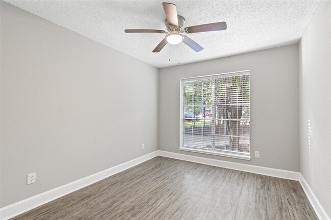 Photo - 31 S Stony Bridge Cir