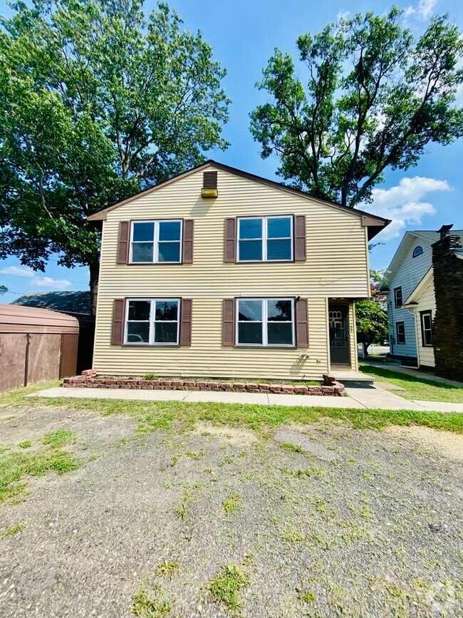 Building Photo - 204 Gateway Blvd Rental