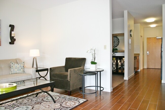 Photo - Cascade Boulevard