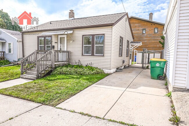 Photo - 1406 Lawe St House